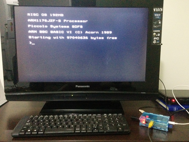 Raspberry Pi bootando RISC OS PICO no BBC BASIC